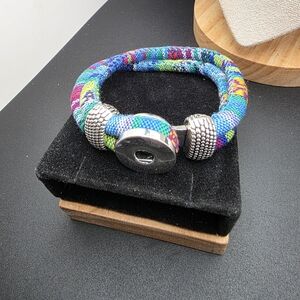 SNAP Bracelet Colorful Woven Bracelet with Blue Accents (1933F)